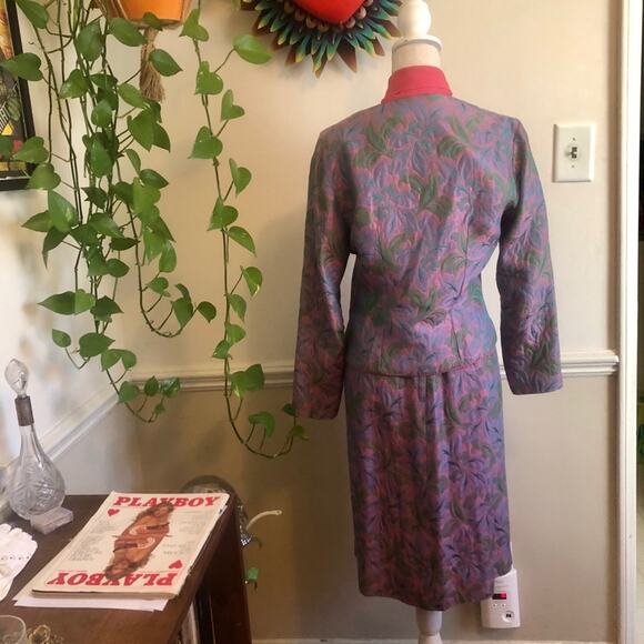 50s-60s Vintage Lucinda of California Iridescent Floral Skirt Suit - Picture 11 of 14